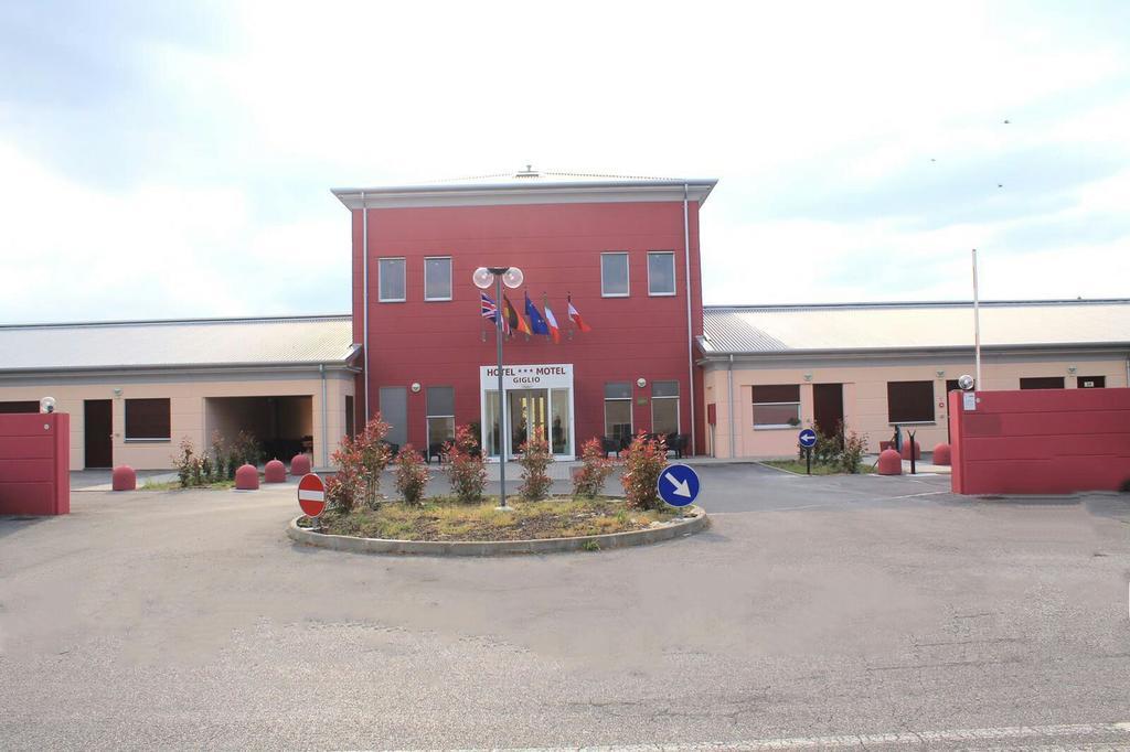 Hotel Motel Giglio Viadana Zewnętrze zdjęcie